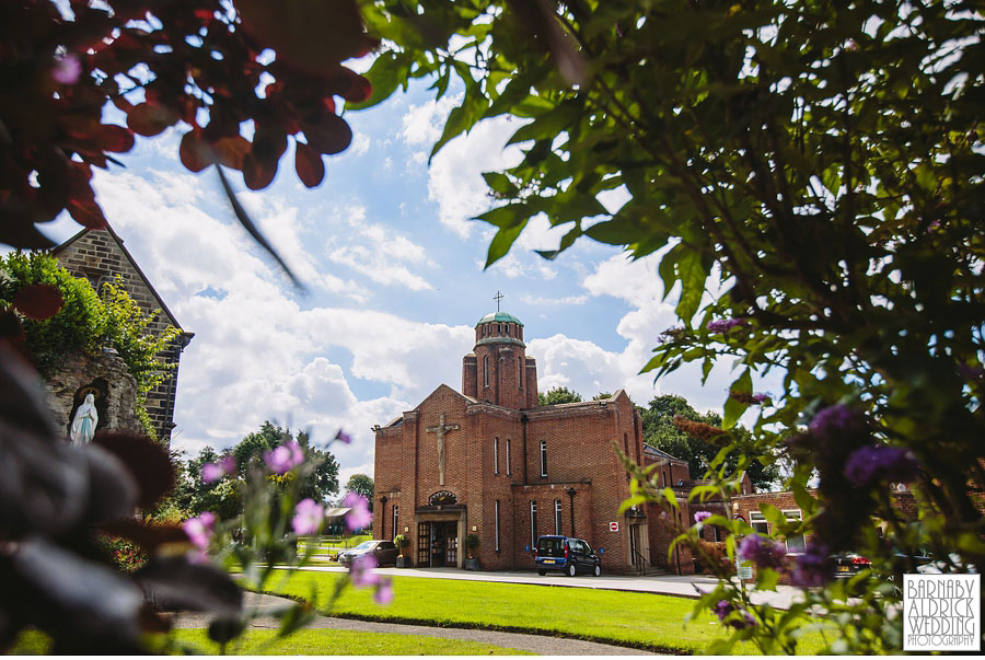 Bradford Golf Course Wedding Photography by Leeds Photographer Barnaby Aldrick 014