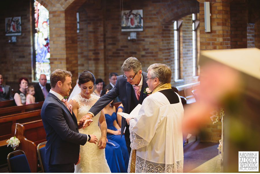 Bradford Golf Course Wedding Photography by Leeds Photographer Barnaby Aldrick 026