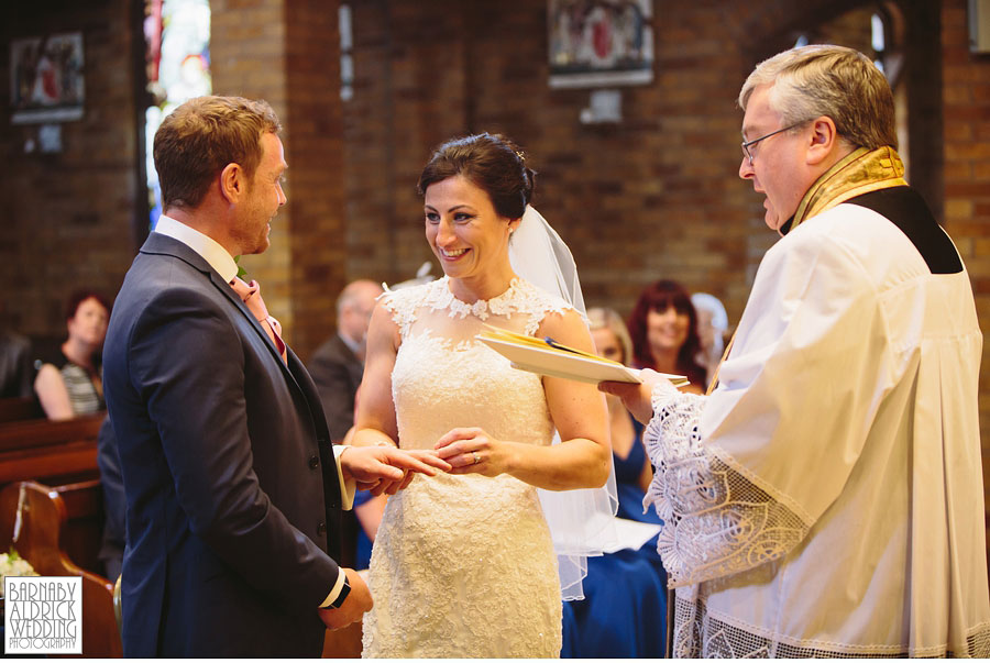 Bradford Golf Course Wedding Photography by Leeds Photographer Barnaby Aldrick 028