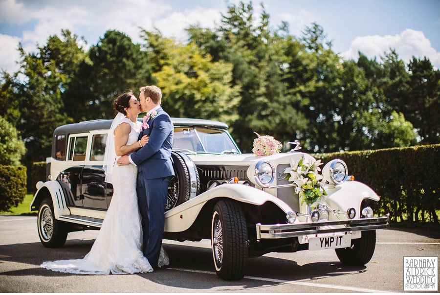 Bradford Golf Course Wedding Photography by Leeds Photographer Barnaby Aldrick 040