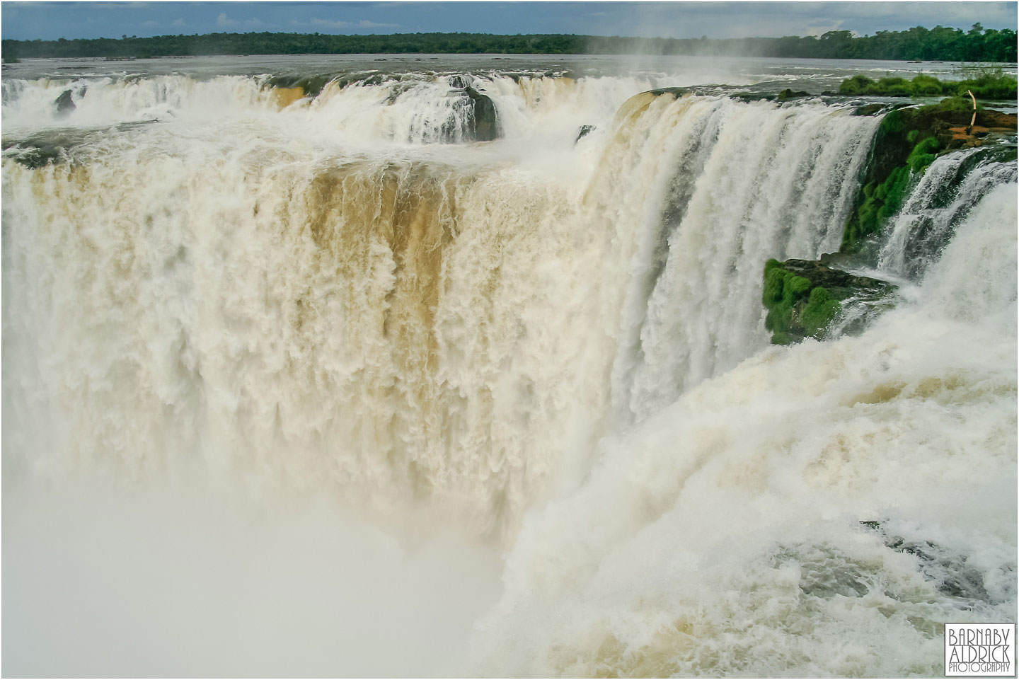 Devils Mouth Iguaçu Falls Argentina, iguazu falls Brazil